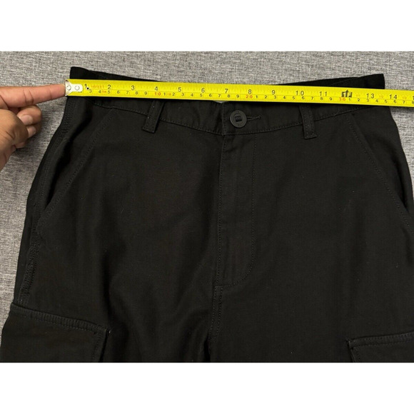 Aritzia TNA Cargo Pants Women's Size 6 Black Tapered Leg 6 Pockets Utility - Picture 3 of 8